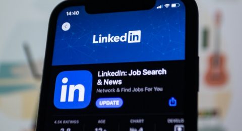 Como Adicionar Cursos no LinkedIn
